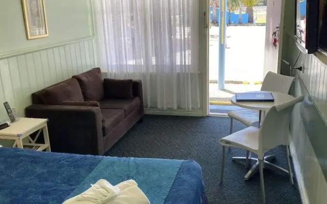 Paddle Steamer Motel