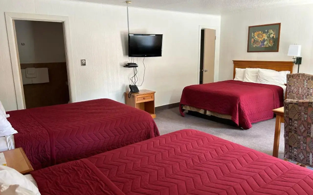 Redwood Arms Motel