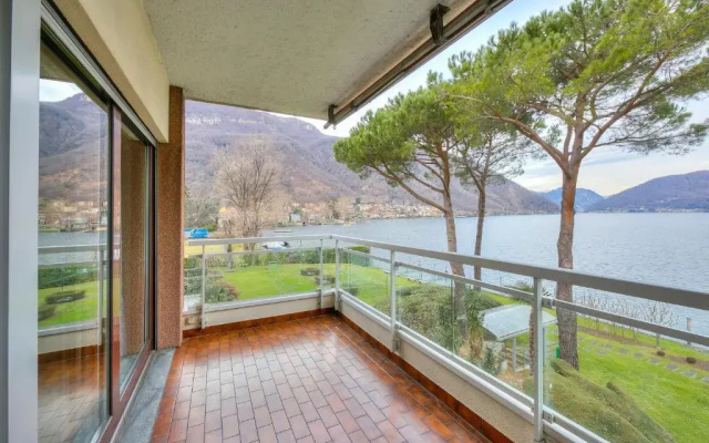 Emotion Lake View in Capo Lago