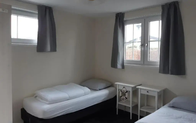 Nieuwe Beachbungalow aan IJsselmeer 39 24