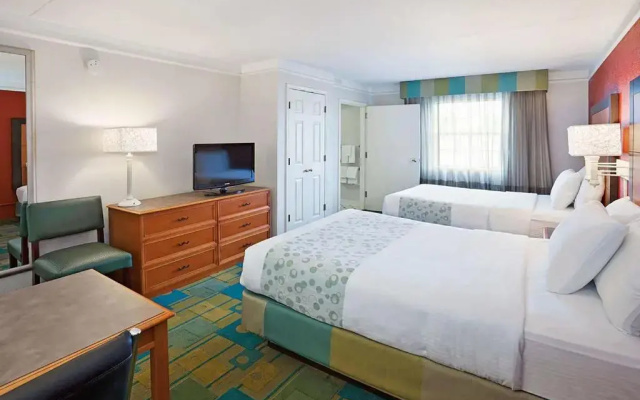 Norwood Inn & Suites Merrillville