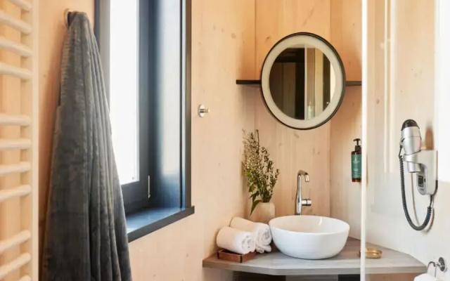 Suite Near Lille With Grand Large Views