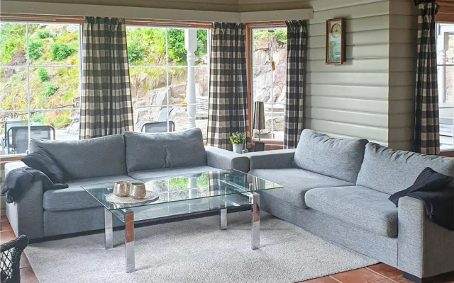Stunning Home in Lindesnes With 5 Bedrooms and Sauna