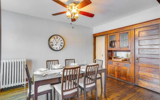 Cozy Minneapolis Apartment, 1 Mi to Downtown!