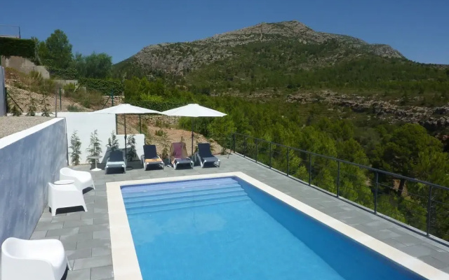 Modern Villa With Private Pool and Stunning Views of Nature