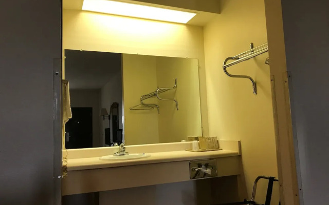 Rocky Creek Inn