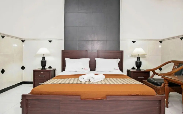 RedDoorz near City of tomorrow mall