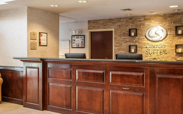 Comfort Suites East Brunswick - South River