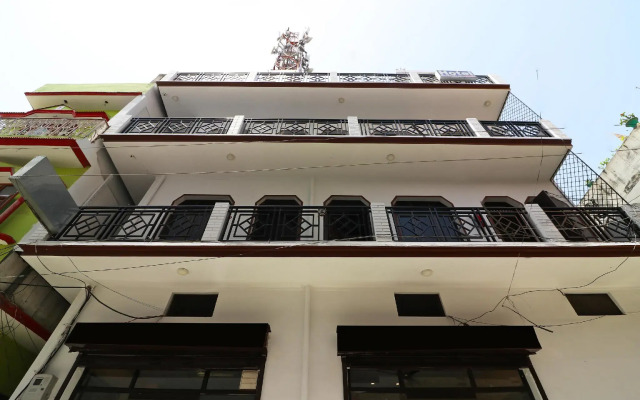 OYO 13686 Rudraksh hotel