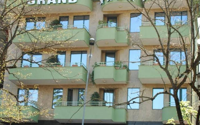 Отель Grand Hotel & Spa Tirana Албания, Тирана - отзывы, цены и фото номеров - забронировать отель Grand Hotel & Spa Tirana онлайн вид на фасад