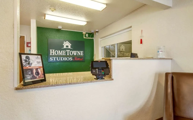 HomeTowne Studios by Red Roof Philadelphia – Mt Laurel/ Maple Shade, NJ