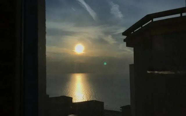 21-Floor Sunset