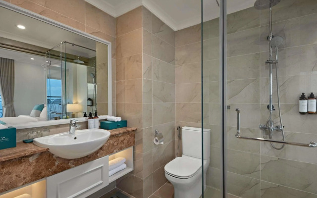 Skylight Hotel