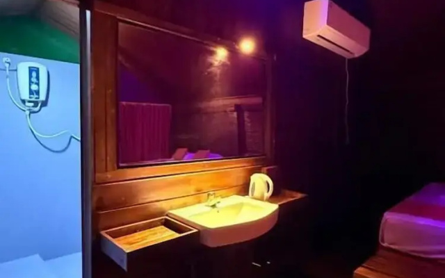 Kolla Watersong Eco Cabana resort