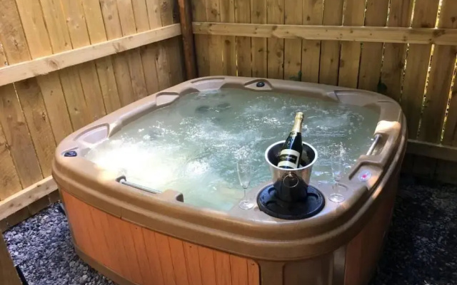 Primrose 18 Hot Tub