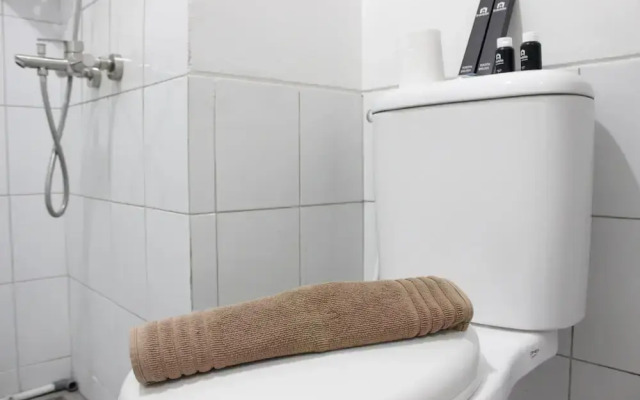 Stylish & Comfy 2BR Grand Asia Afrika Apartment
