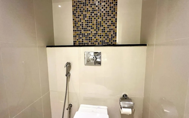 Lux BnB Upper Crest Tower I Skyline Views