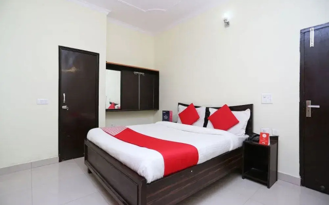 OYO Flagship 10567 Hotel Gandharv
