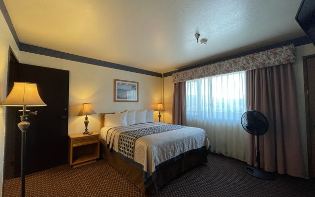 Oakridge Inn