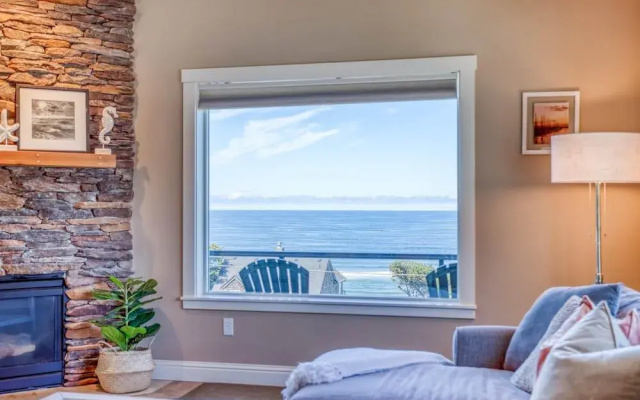 Rooftop Ocean Views and Garage Recreation - Stunning Coastal Treasure