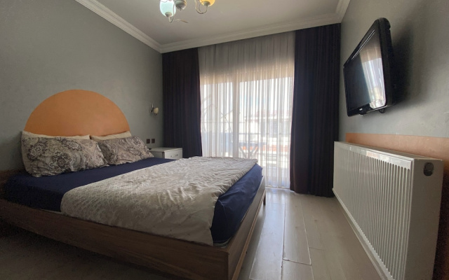 Omar Suite 360