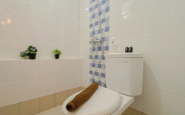 Comfy And Restfull 2Br Near Mall At Bassura City Apartment