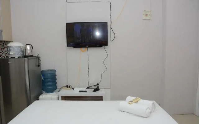 Simple And Nice Studio At Green Pramuka City Apartment