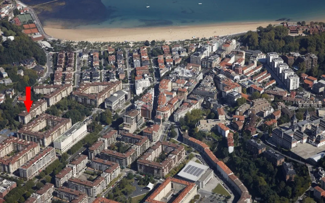 Playa de Ondarreta Apartment by FeelFree Rentals