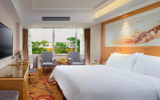Vienna Hotel Guangxi Hezhou Guposhan Suifeng
