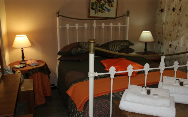 Tshimologo Farm Guest House