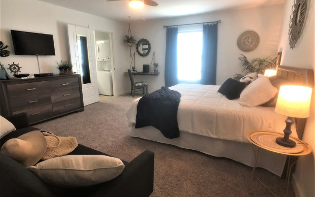 Barefoot Ec204 2 Bedroom Condo