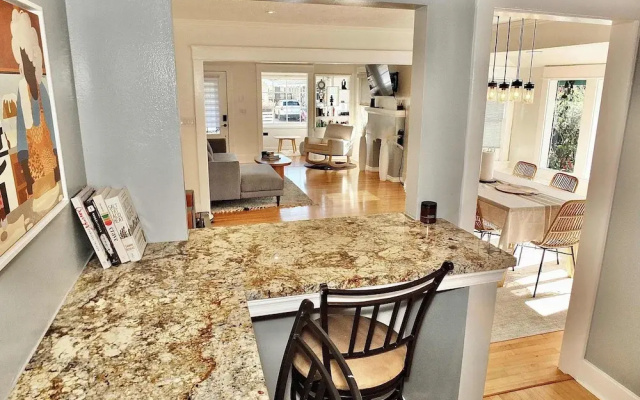 Beach City Craftsman - Walk to Beach