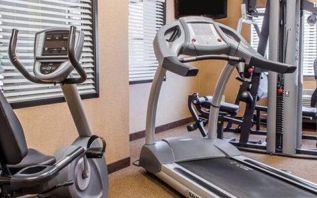 Comfort Suites In Allenwood United States Of America From 85