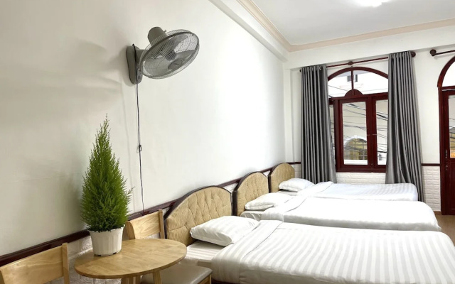 Tuong Vy Dalat Central