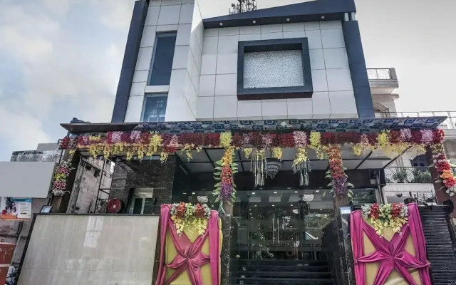 Forever Banquet  Rooms By OYO Rooms