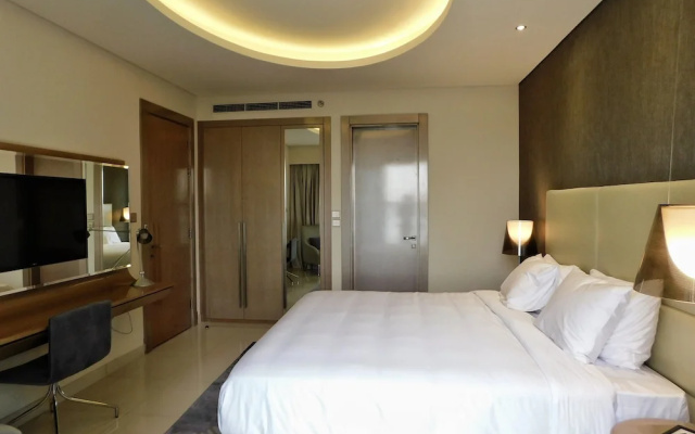 Luton Vacation Damac Paramount Tower