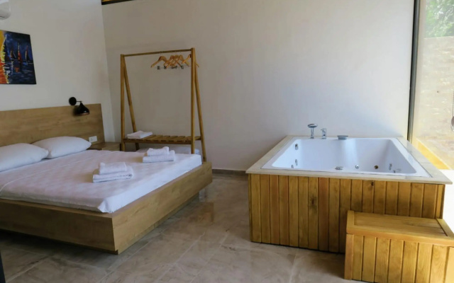 Marvelous Villa with Jacuzzi and Pool in Kalkan