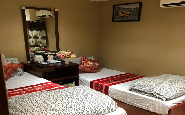 Rich Hotel