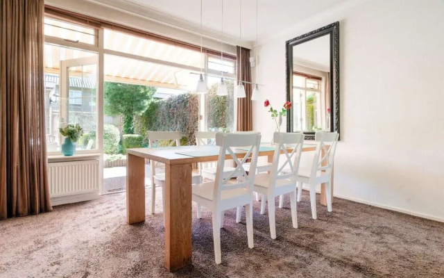 Lovely Holiday Home in Alkmaar With Private Terrace