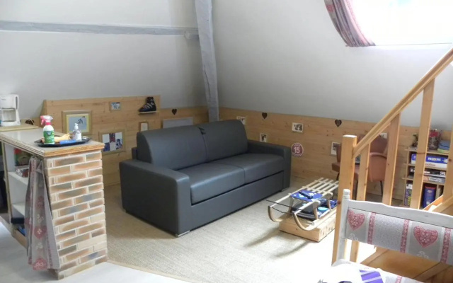 LE CENTRAL studio mezzanine