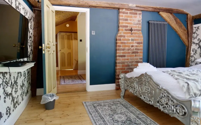 Luxury 9 Bed Manor House Hot Tub Cinema Room Skytv