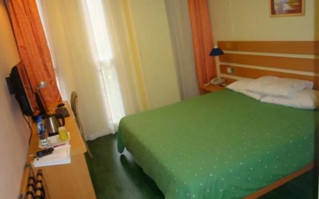 Home Inn Xiamen Railway Station Hubin East Road