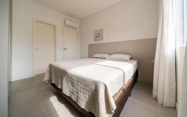 170 - Lindíssimo apartamento na Praia de Mariscal