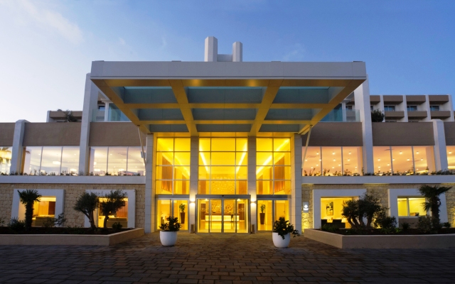 Отель Salini Resort вид на фасад