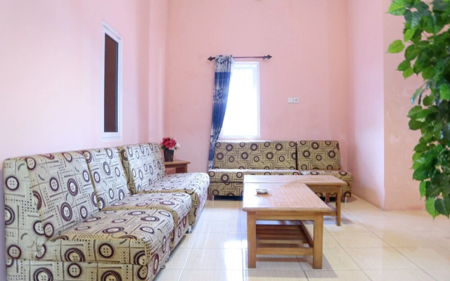 Hotel Almadinah Syariah by OYO Rooms