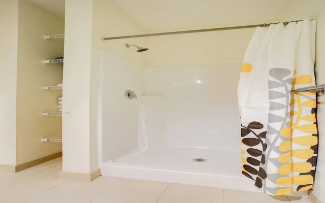 The Luxe Suites at Prospect Park