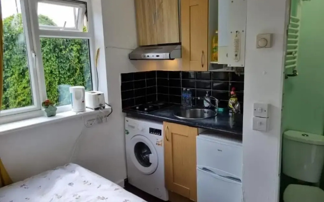 Cosy, Quiet, Studio Flat
