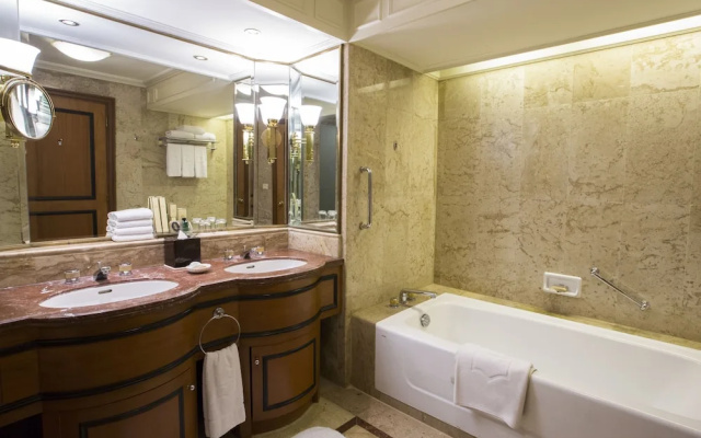 Shangri La Hotel Bangkok Serviced Apartments