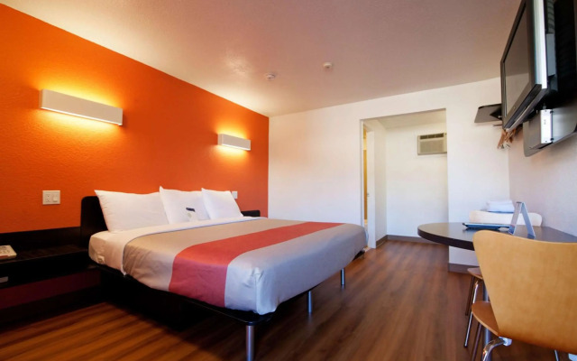 Motel 6 Bremerton, WA