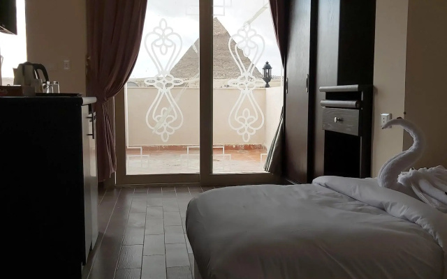 Golden Pyramids Inn